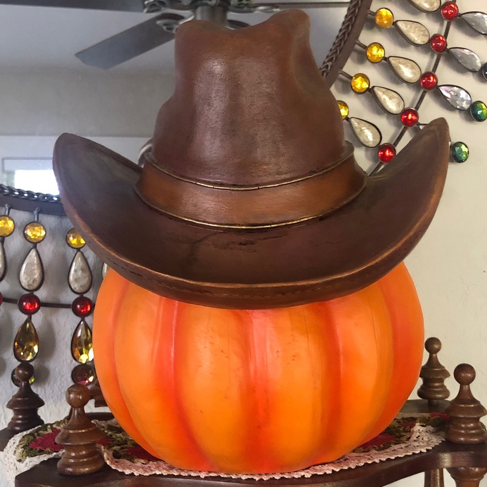 NWT Brown Cowboy Hat Orange Pumpkin Jack-O'-Lantern Décor Figurine - Picture 4 of 6